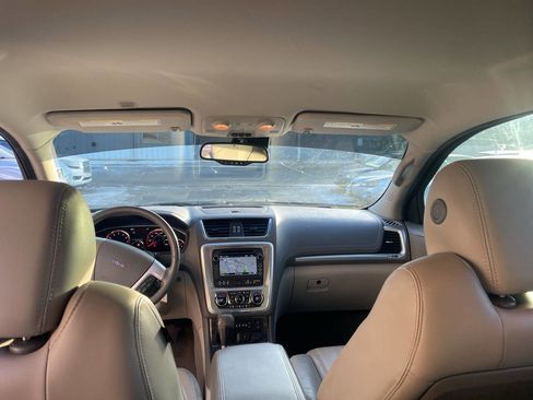 Used 2016 GMC Acadia SLT image 24
