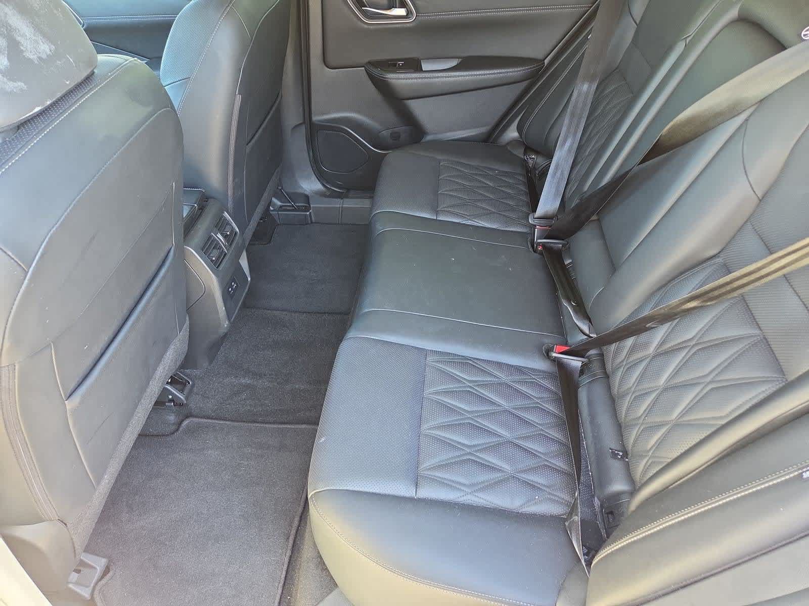 Used 2023 Nissan Rogue Platinum FWD image 19