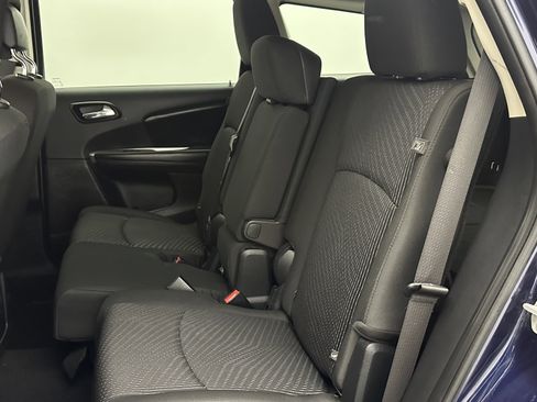 Used 2018 Dodge Journey SE image 26
