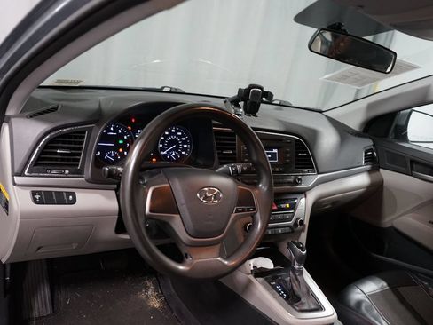 Used 2017 Hyundai Elantra SE FWD image 7