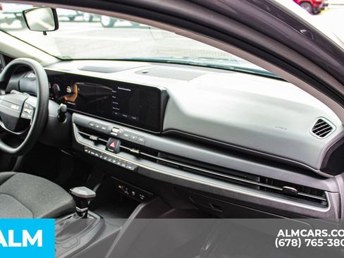 Used 2025 Kia K4 FWD image 23