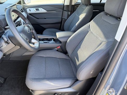 Certified 2025 Ford Explorer Active image 12