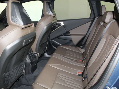 Used 2025 BMW X3 xDrive30i w/ Premium Package image 12