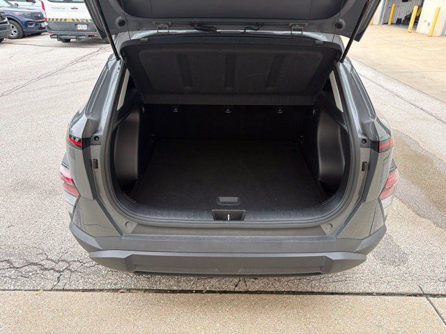 Used 2025 Hyundai Kona SEL FWD image 14