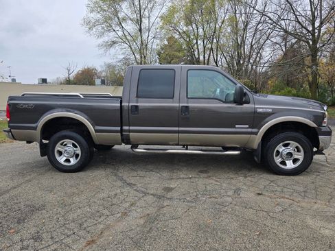 Used 2005 Ford F350 Lariat image 4