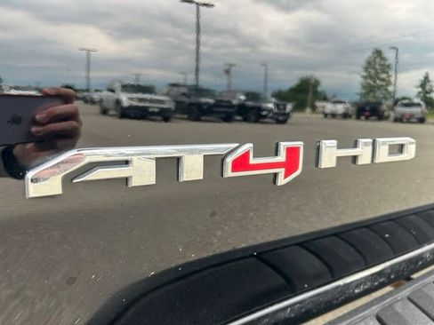 Used 2024 GMC Sierra 2500 AT4 w/ AT4 Premium Plus Package AWD/4WD image 11