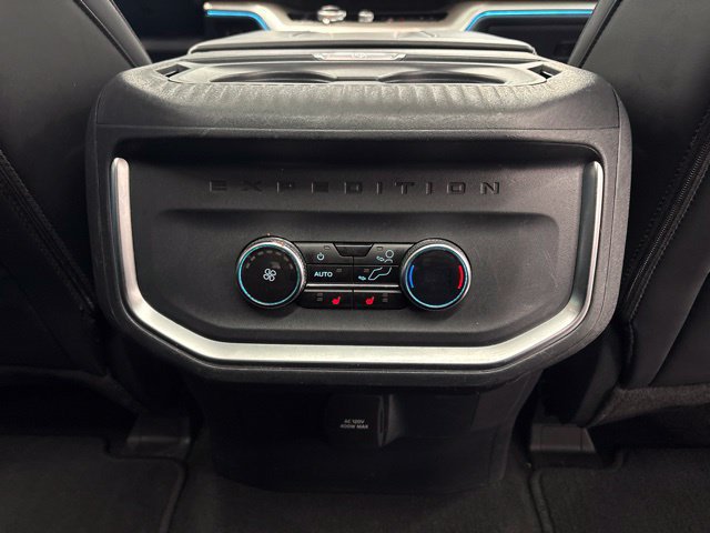 Used 2025 Ford Expedition Platinum AWD/4WD image 29
