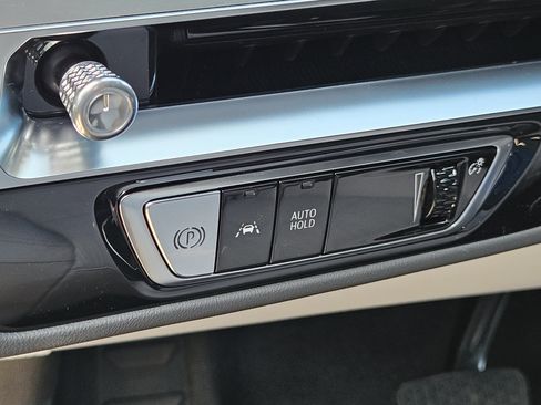 New 2025 Cadillac Lyriq Luxury image 23