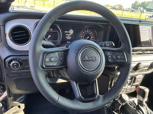 New 2025 Jeep Gladiator Willys image 10