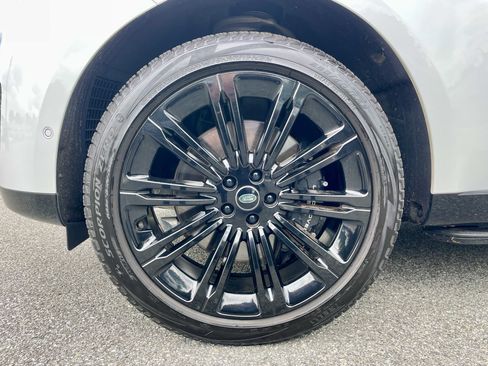 Certified 2023 Land Rover Range Rover Long Wheelbase Autobiography AWD/4WD image 9