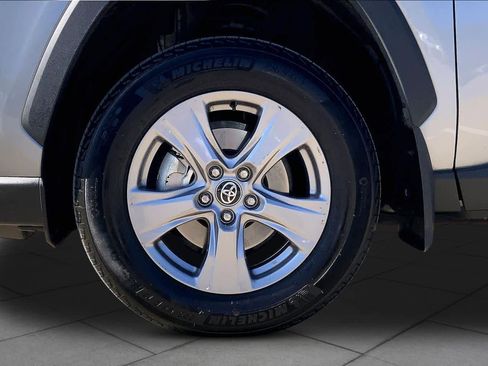 Used 2025 Toyota RAV4 XLE w/ Convenience Package image 11