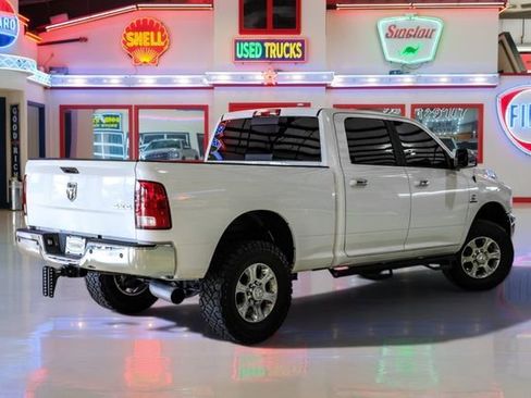 Used 2018 RAM 2500 SLT AWD/4WD image 3
