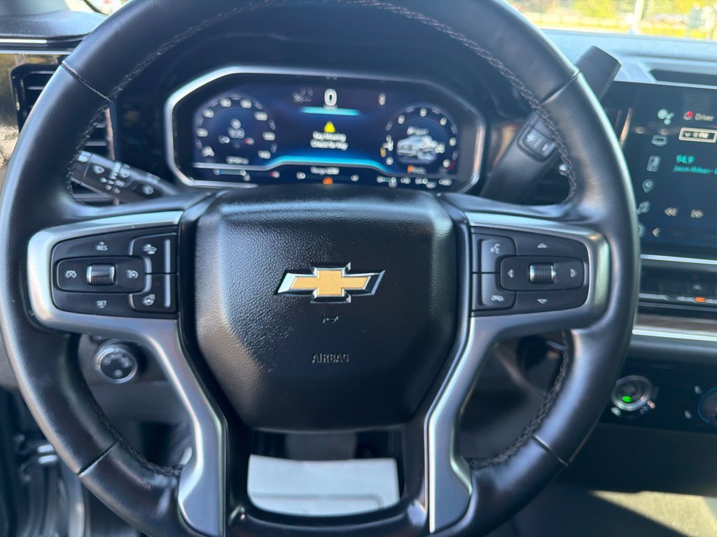 Used 2023 Chevrolet Silverado 1500 LT AWD/4WD image 16