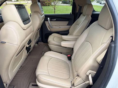 Used 2011 GMC Acadia SLT image 8