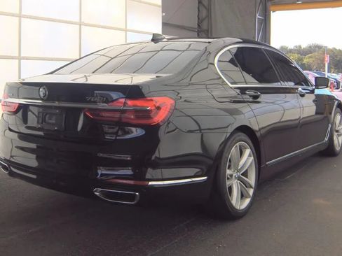 Used 2019 BMW 750i xDrive w/ Luxury Rear Seating Package AWD/4WD image 4