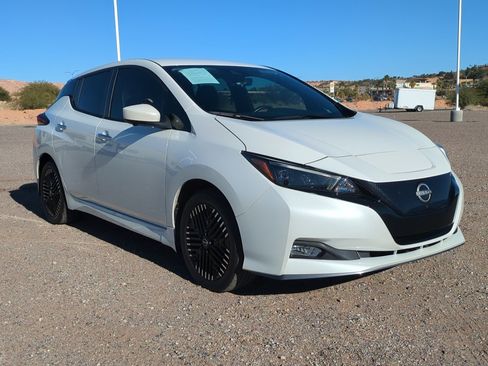 Used 2023 Nissan Leaf SV Plus image 2
