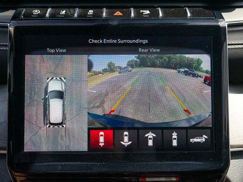 Used 2023 Jeep Grand Cherokee L Limited w/ Luxury Tech Group II AWD/4WD image 17