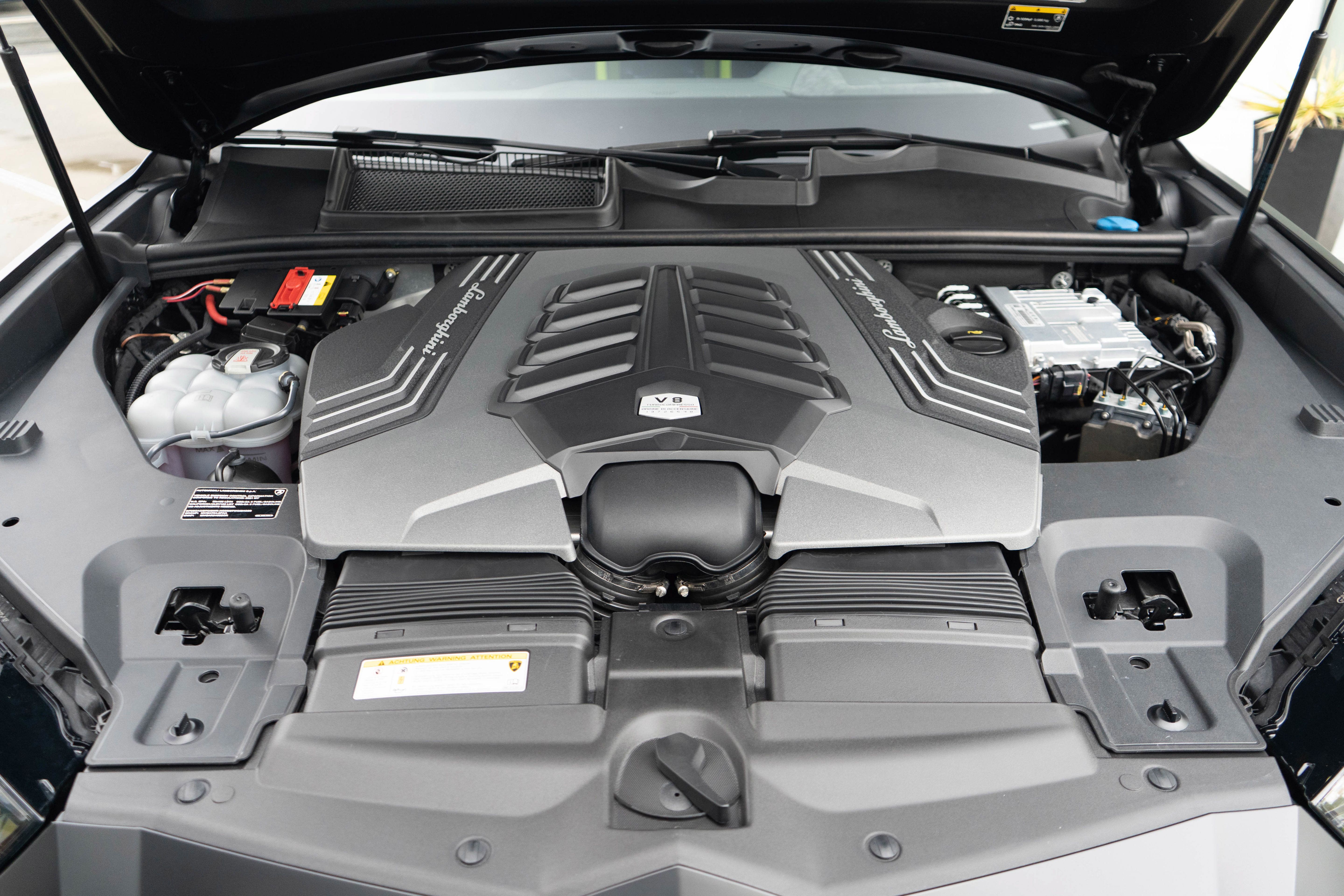 Used 2021 Lamborghini Urus AWD/4WD image 46