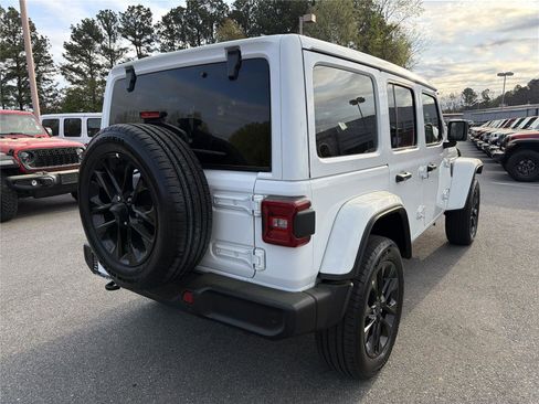 Used 2025 Jeep Wrangler Sahara w/ Safety Group image 5