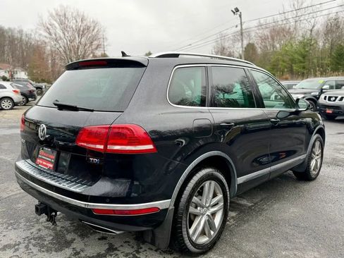 Used 2016 Volkswagen Touareg TDI image 8