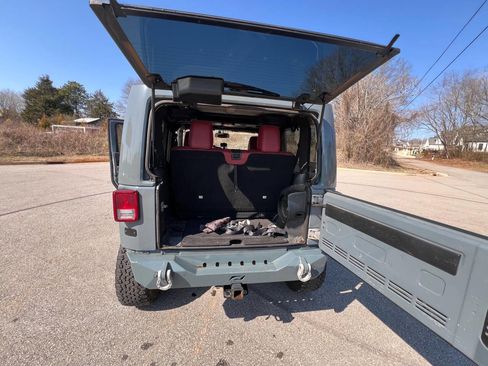 Used 2013 Jeep Wrangler Rubicon AWD/4WD image 11