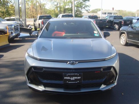 Used 2025 Chevrolet Equinox EV RS image 2