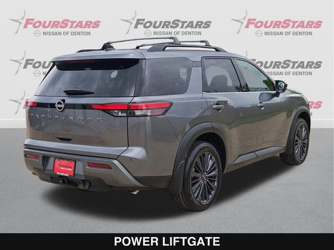 New 2026 Nissan Pathfinder SL image 4