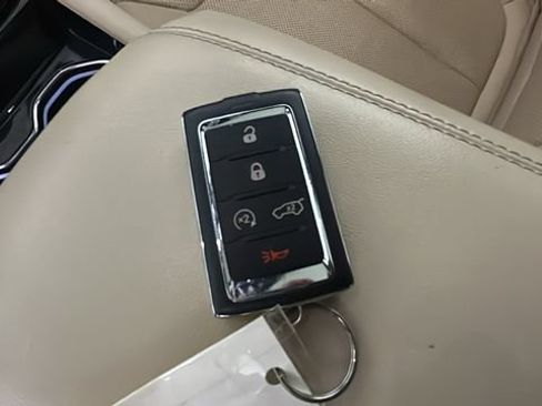 Used 2023 Jeep Grand Cherokee 4WD 4xe w/ Luxury Tech Group II image 21