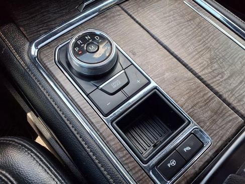 Used 2019 Ford Expedition Limited w/ Texas Edition Package RWD image 15