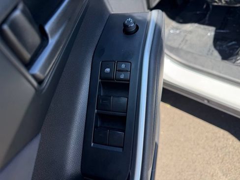 Used 2023 Toyota Highlander L AWD/4WD image 13