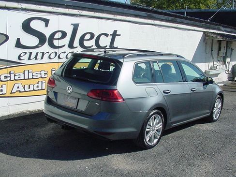 Used 2015 Volkswagen Golf TDI SE w/ Lighting Package image 2