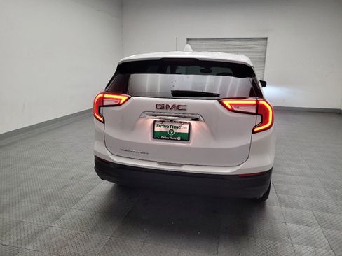 Used 2024 GMC Terrain SLE w/ Fleet Convenience Package FWD image 7