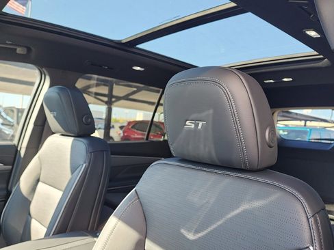 New 2026 Buick Enclave Sport Touring w/ Super Cruise Package image 17