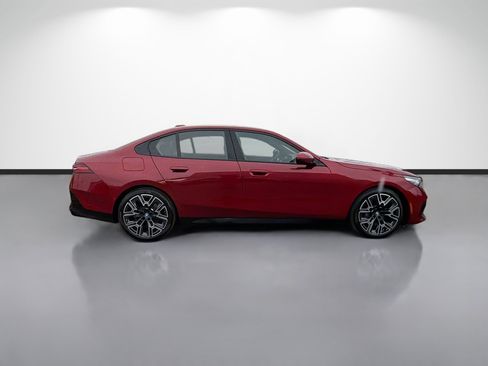 Used 2025 BMW i5 eDrive40i image 2