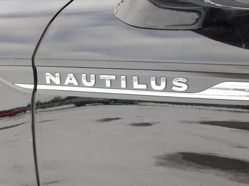 Used 2023 Lincoln Nautilus AWD w/ Premium Package image 29