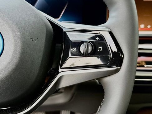 New 2026 BMW i5 eDrive40 w/ Premium Package RWD image 23