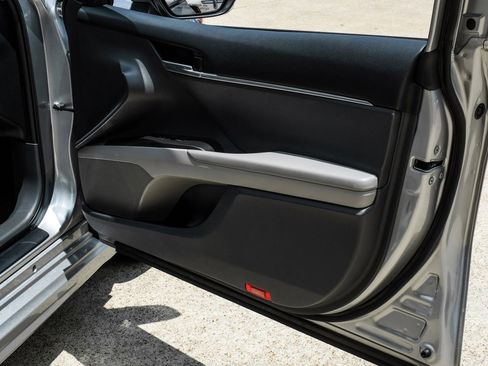 Used 2023 Toyota Camry SE FWD image 43