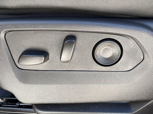 Used 2025 Chevrolet Silverado 1500 ZR2 image 36