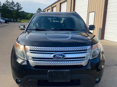 Used 2015 Ford Explorer XLT w/ Equipment Group 202A FWD image 3