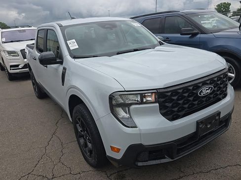 Used 2025 Ford Maverick XLT w/ XLT Luxury Package AWD/4WD image 2
