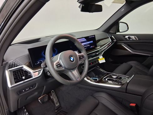 New 2026 BMW X5 sDrive40i w/ M Sport Package RWD image 2