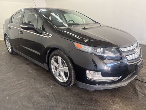 Used 2013 Chevrolet Volt w/ Comfort Package FWD image 2