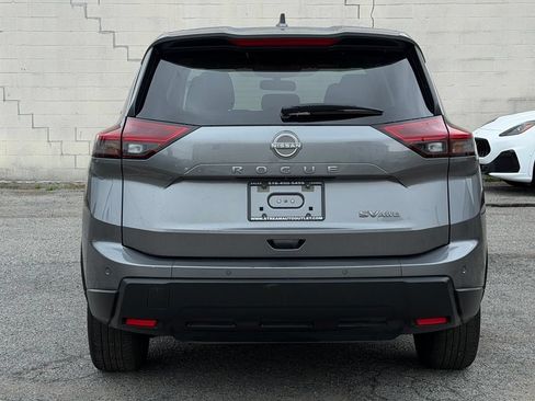 Used 2024 Nissan Rogue SV AWD/4WD image 6