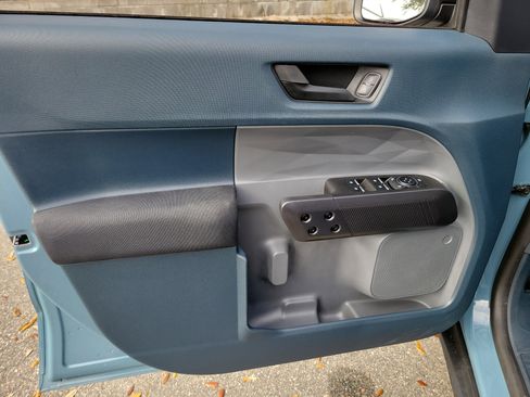 Used 2023 Ford Maverick XL image 5