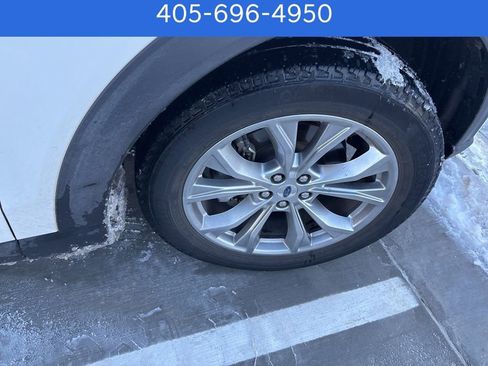 Used 2022 Ford Explorer XLT w/ Equipment Group 202A image 14