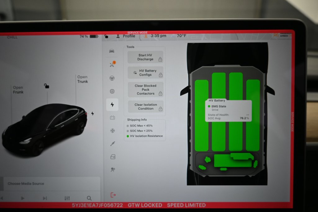 Used 2018 Tesla Model 3 Mid Range RWD image 14