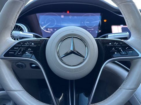Used 2022 Mercedes-Benz EQS 580 4MATIC Sedan image 23