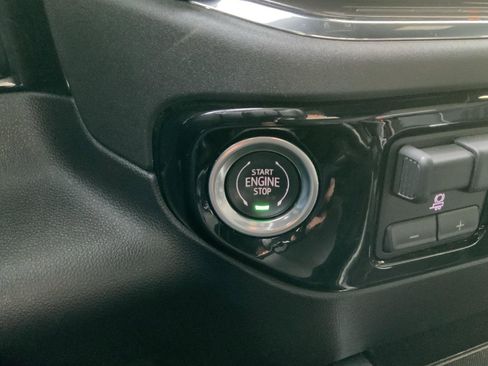 Used 2023 Chevrolet Silverado 1500 High Country image 38