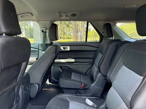 Used 2023 Ford Explorer XLT AWD/4WD image 23