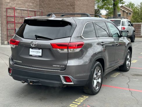 Used 2018 Toyota Highlander Limited Platinum image 5